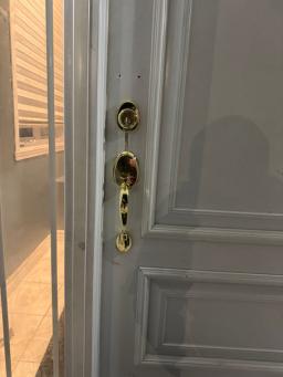 Top Tips for Identifying a Professional Emergency Locksmith