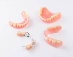 The Process of Getting Comfortable Partials and Dentures