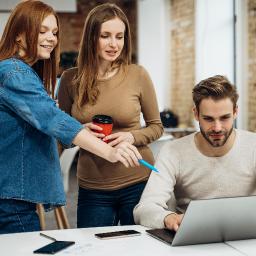 Top Strategies for Digital Growth in a Competitive Online Market