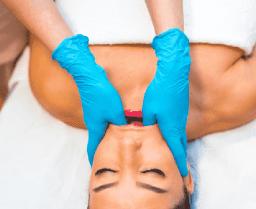 Osteopathische Therapie: Behandlung gegen Verspannungen und Blockaden