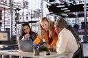 Top Digital Trends Shaping Modern Business Growth Through Mobile and Virtual Reality