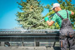 Gutter Cleaning Reservoir: Keep Your Gutters Clear and Your Home Protected