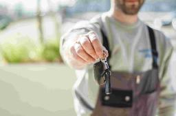 Why You Should Rent a Car on Your Wedding