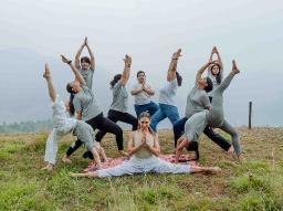 200 hour yoga teacher training course in rishikesh