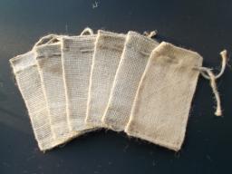 Can Burlap Sacks Replace Plastic in Everyday Use?