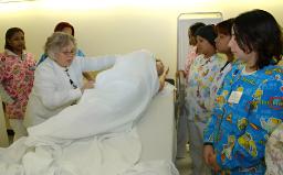 CNA CLASSES & TRAINING NEAR ME | ACCREDITED CNA PROGRAMS IN CALIFORNIA – SOCAL NURSING ACADEMY