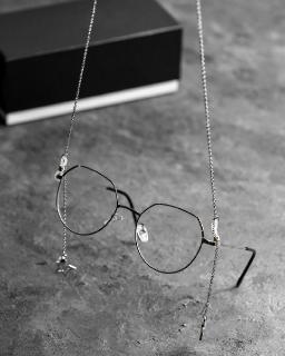 How Square Browline Glasses Redefine Everyday Fashion 
