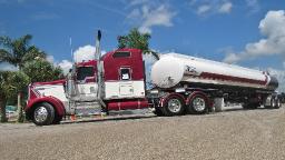 Definbulk: Reliable Supplier of DEF Fluid, Blue DEF Fluid, and Bluedef Diesel Exhaust Fluid