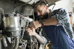 truckrepair1024x683.jpg